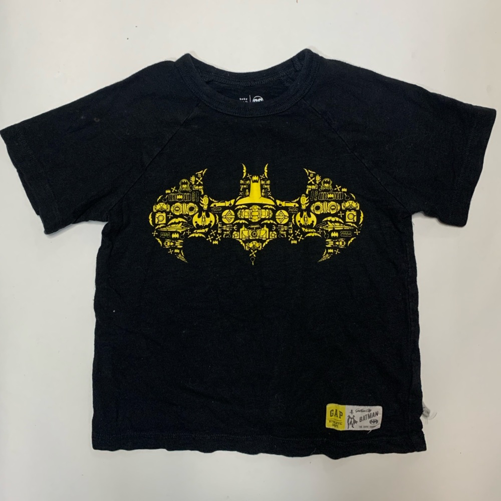 Baby Gap Black Batman T-shirt with Grey Detachable Cape. Size 4